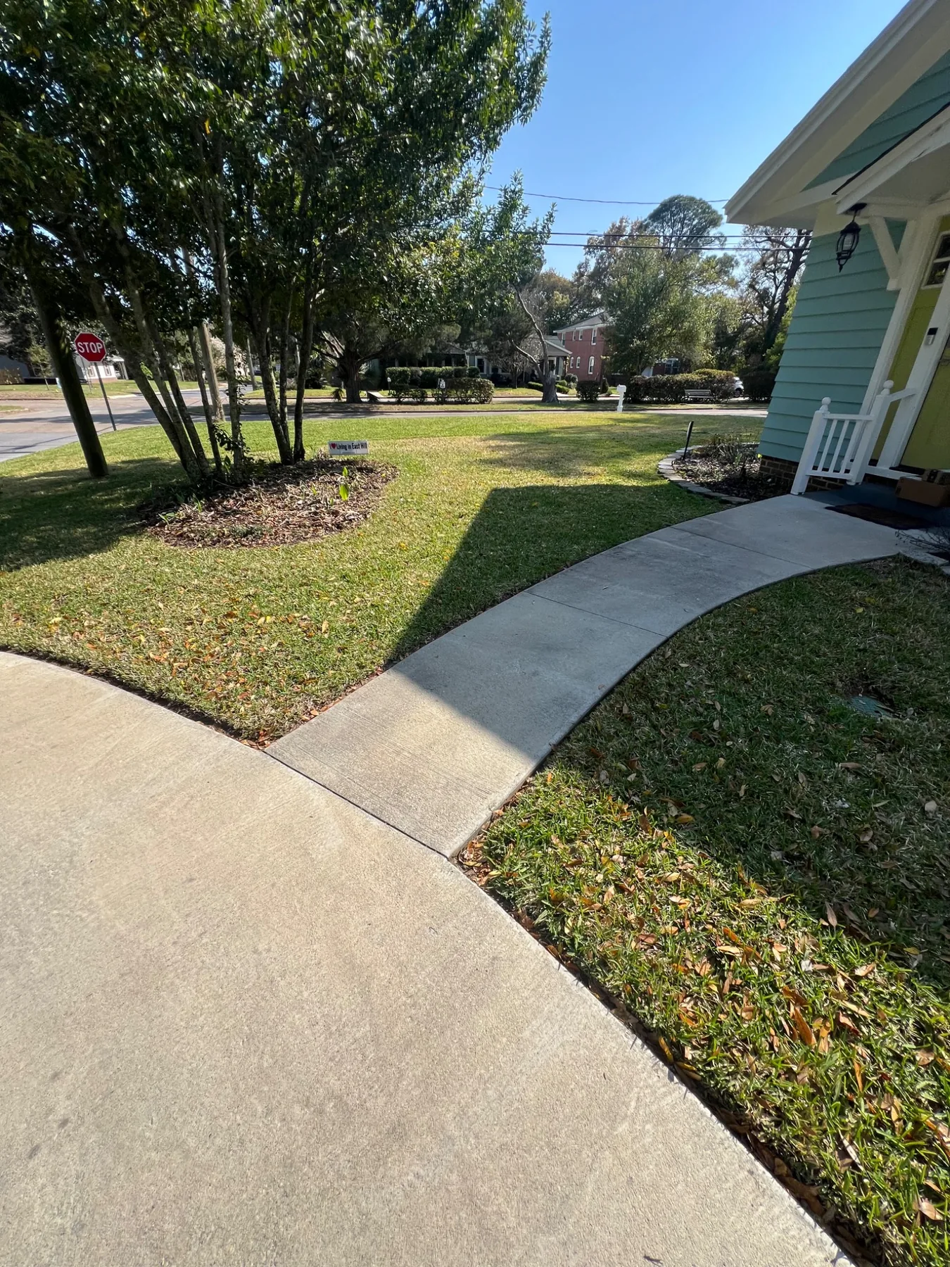 Crisp sidewalk and curb edging