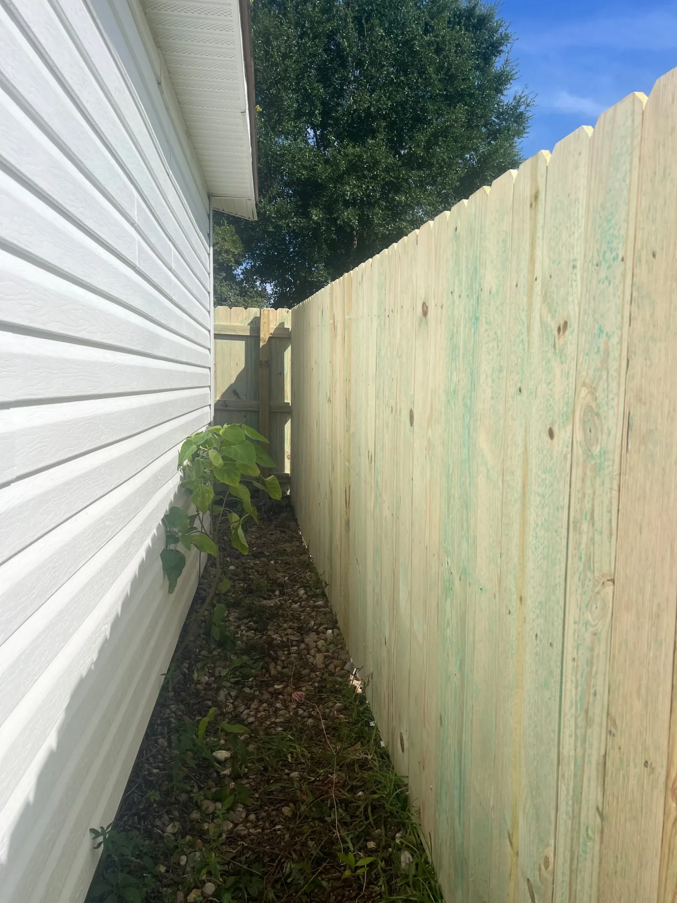 Residential privacy fence installation